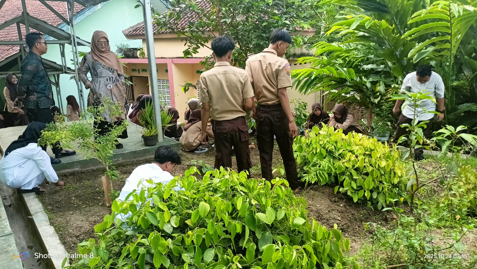 Aksi Jumat Bersih SMAN 2 BANJARSARI 